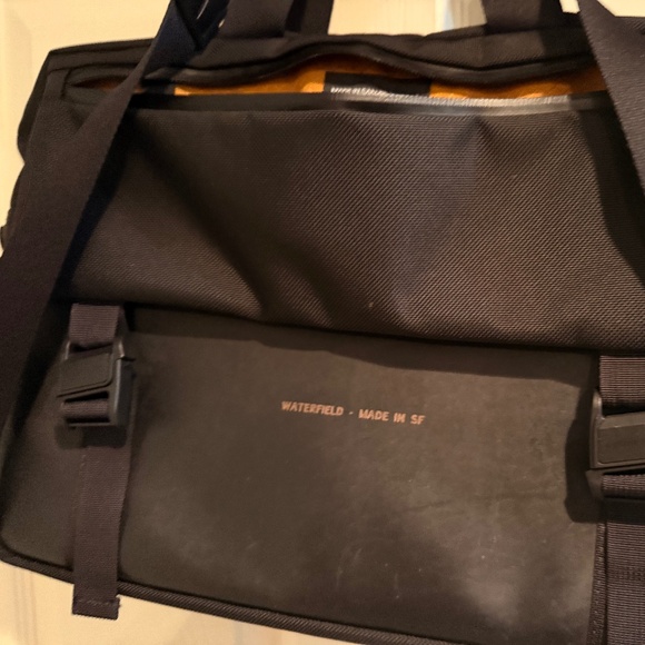 Waterfield Designs Agile Briefcase - Picture 1 of 6